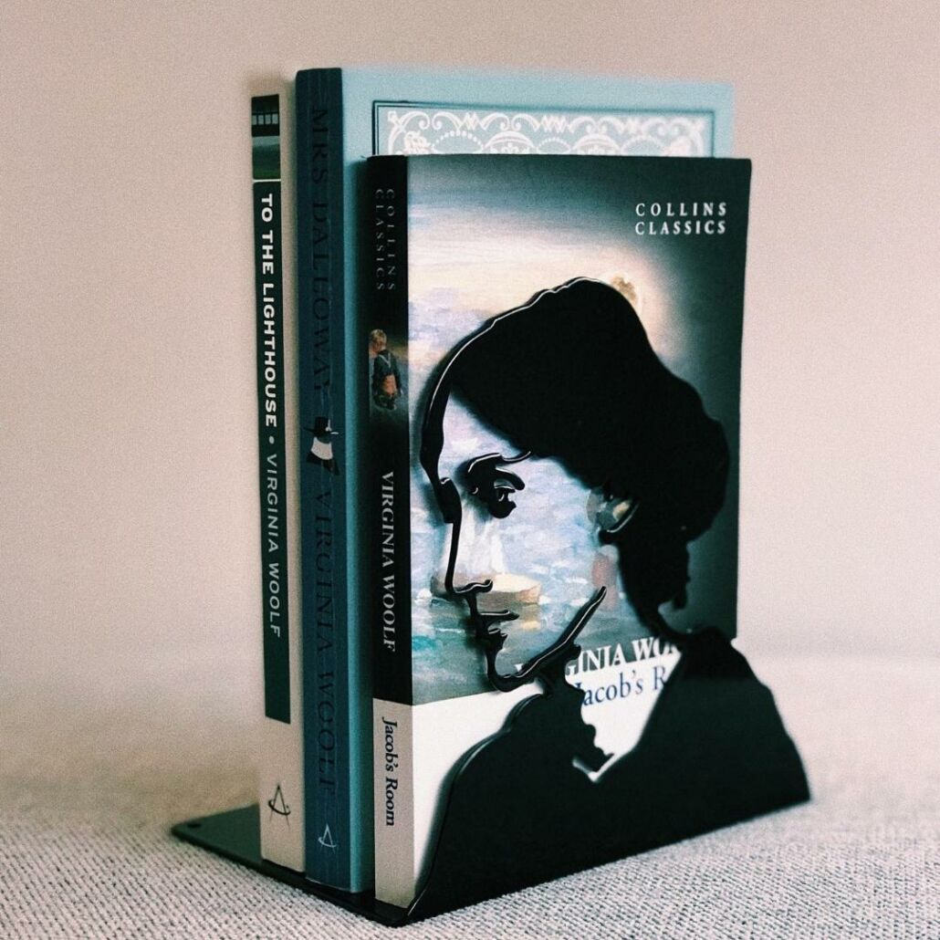 Alternative view of Virginia Woolf