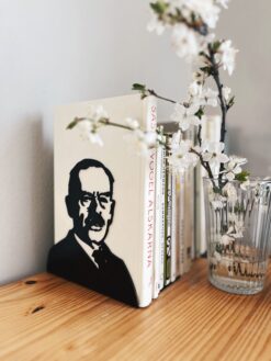 Alternative view of Thomas Mann